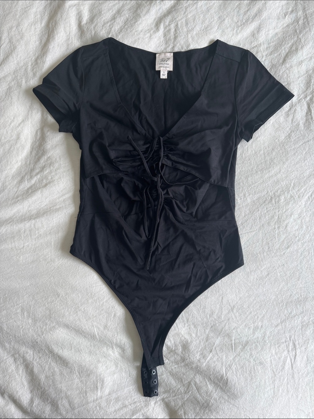 Cinq a sept - Black Ruched Tie-Front Top